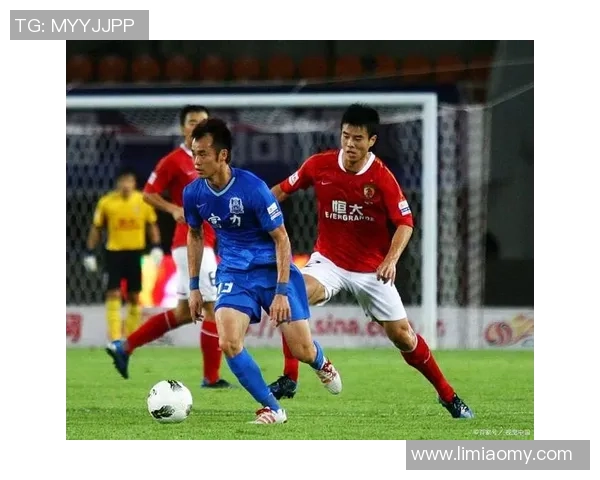 10月24日爵士队与火箭队激战正酣谁将赢得这场精彩对决