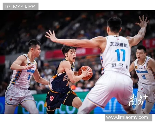 2012年CBA季后赛广东队与北京队激战回顾及精彩瞬间分析
